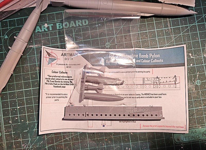 1:32 Weapon Sets, view 2 of 12 — Model by Malcolm Reid. Featuring ArtMan Delta weapon sets