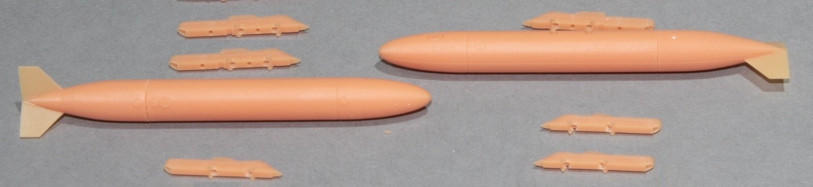 Aermacchi/Atlas MB326 Impala Drop Tanks and Full Pylon Set with Mk81 Bombs with Limbo Fuse (Set of 4)